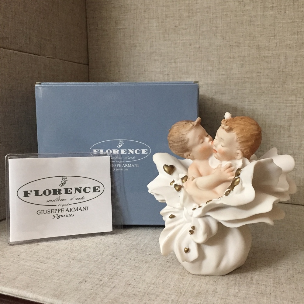 Original Gioseppe Armani Statue-Innocent Love NIB